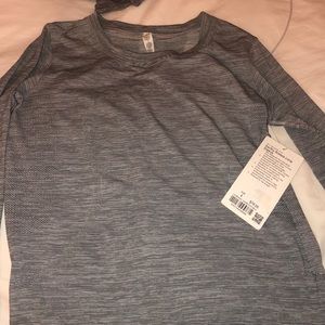 NEW WITH TAGS LULULEMON Swiftly Breeze Long Sleeve